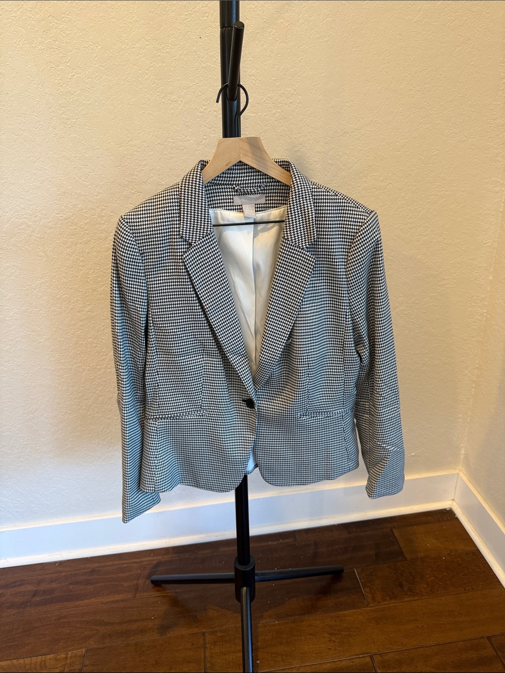H&M Black and White Houndstooth Single-Button Blazer
